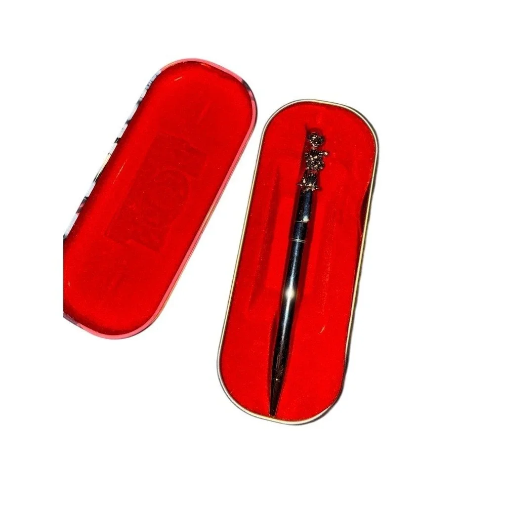 Disney‎ 101 Dalmatians Collector Pen Metal Tin Case Red Velvet Insert vintage